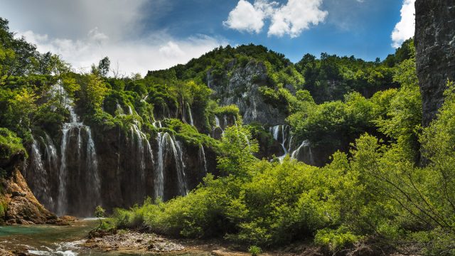 From Zadar: Plitvice Lakes Guided Tour with Boat & Train ride